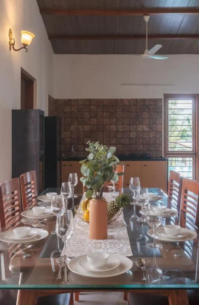 vacation rental villa beachfront in alibaug